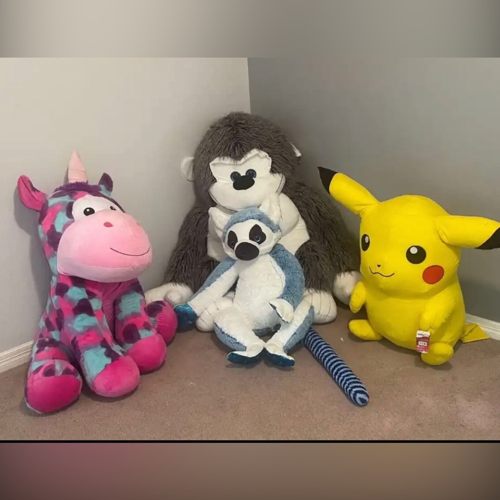 New stuffed animal ( the Gorilla)with tags